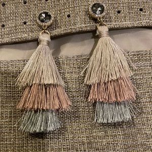 Gorgeous tan ombré tassel studded earrings